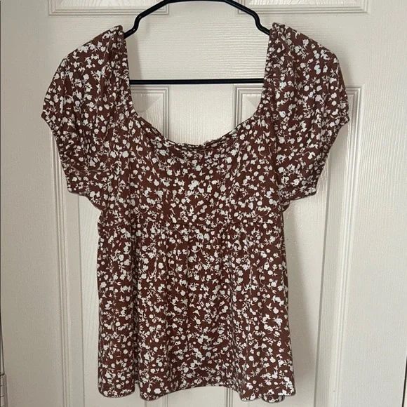 Floral Brown and White Women's Top - Picture 2 of 3